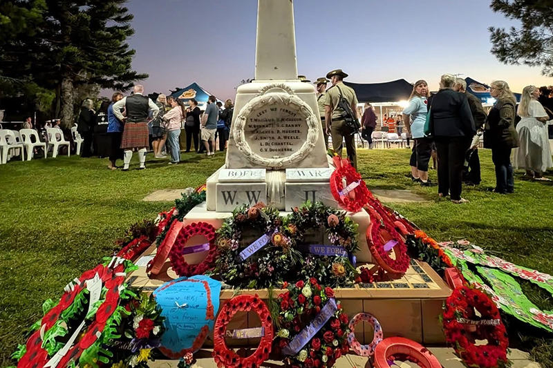 Gracemere cenotaph ANZAC Day