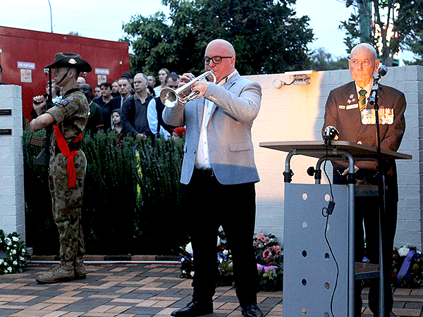 ANZAC Day dawn service at Bray Park-Strathpine RSL Sub Branch